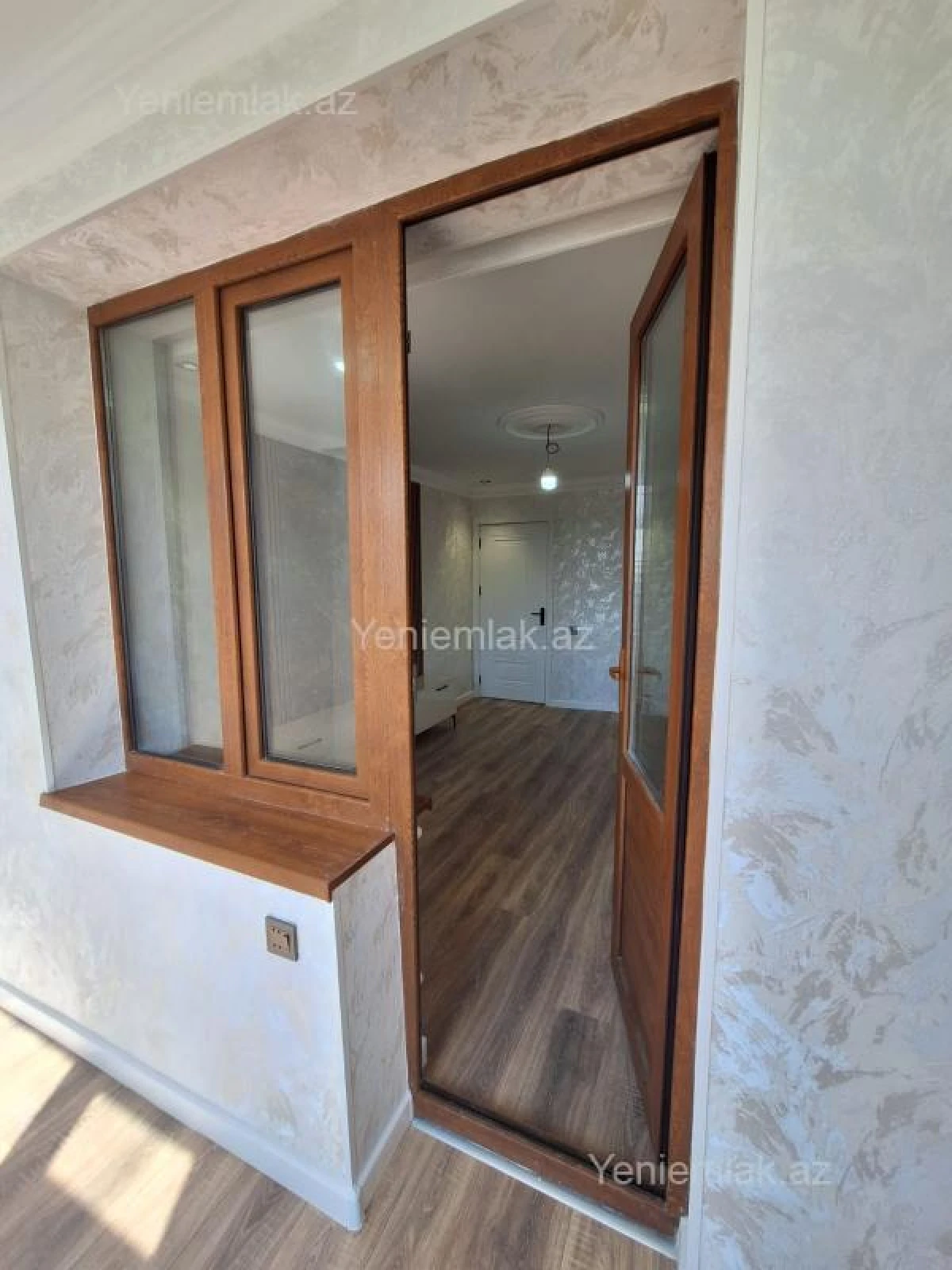 Satılır 2 otaqlı köhnə tikili 53 m²