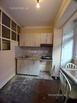 Satılır 3 otaqlı köhnə tikili 55 m²