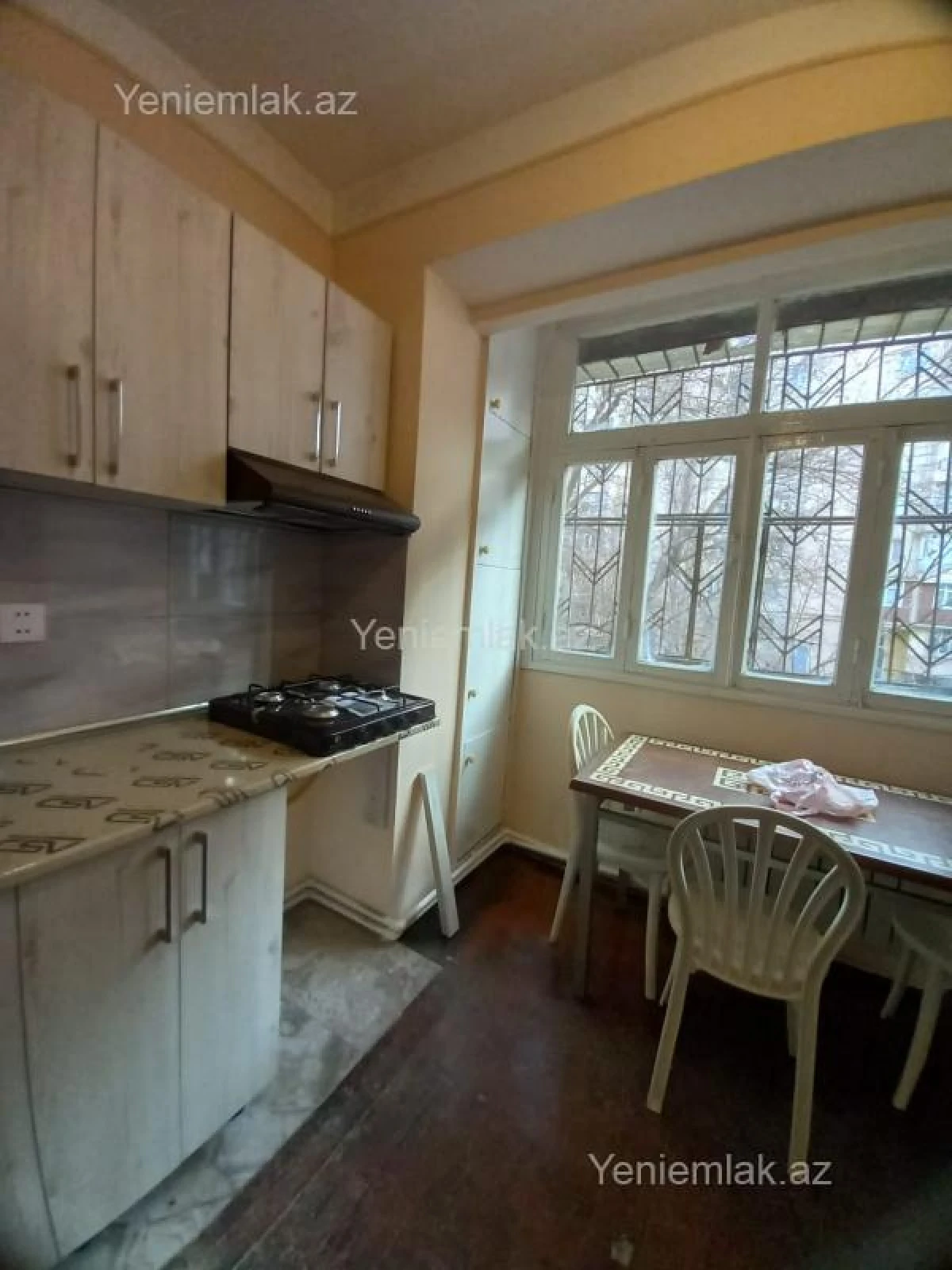 Satılır 3 otaqlı köhnə tikili 55 m²