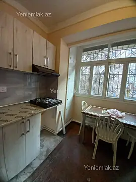 Satılır 3 otaqlı köhnə tikili 55 m²