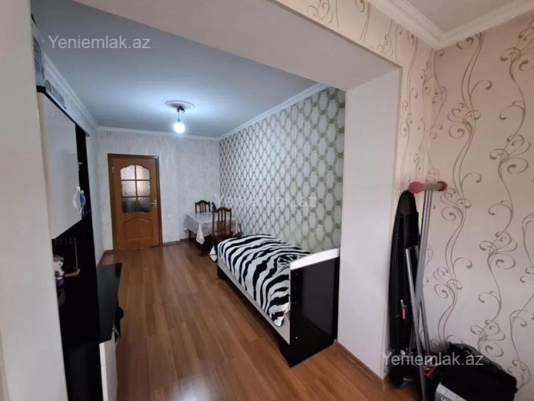 Satılır 5 otaqlı köhnə tikili 110 m²