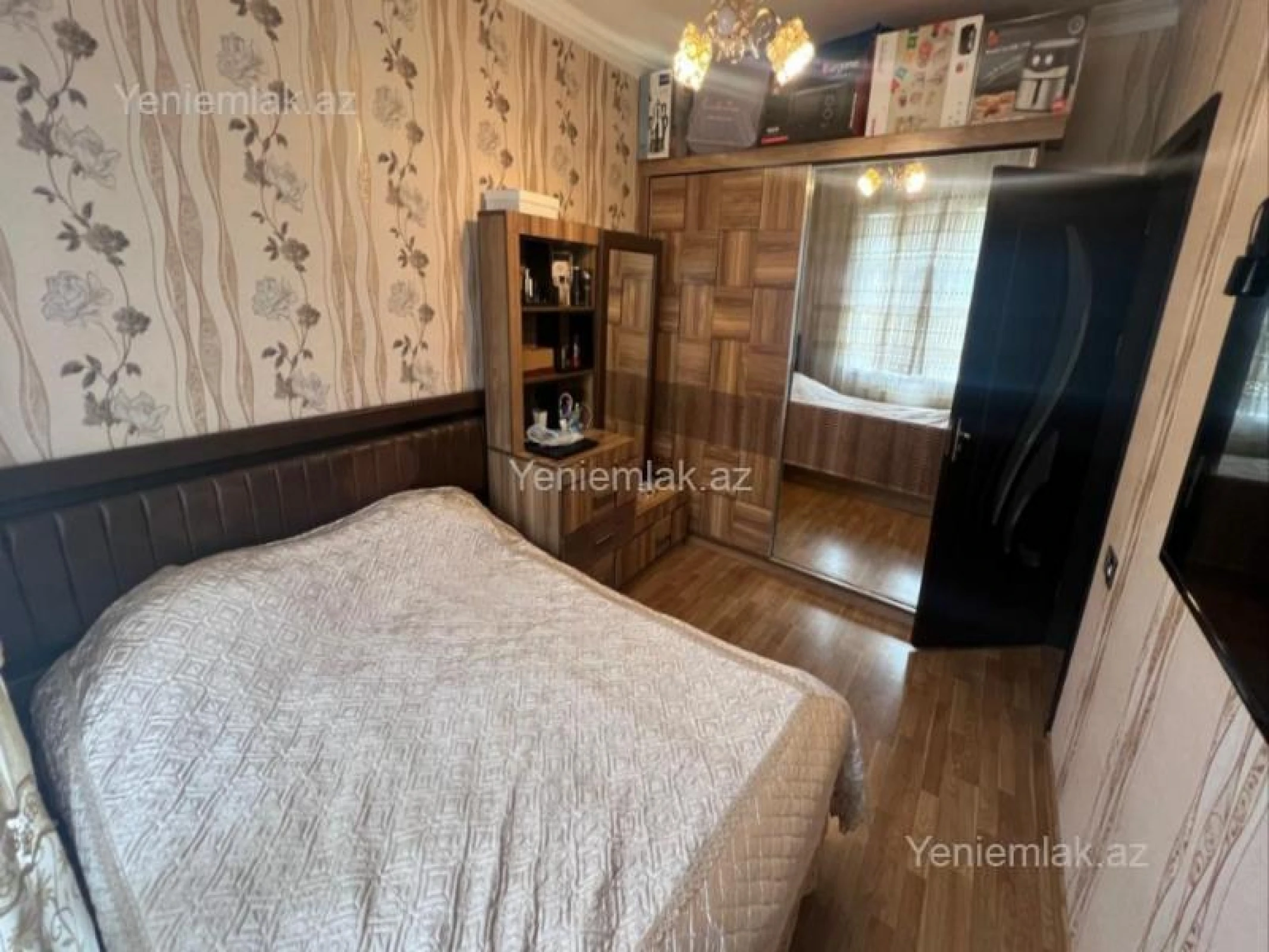 Satılır 4 otaqlı köhnə tikili 82 m²