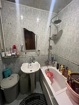 Satılır 4 otaqlı köhnə tikili 82 m²