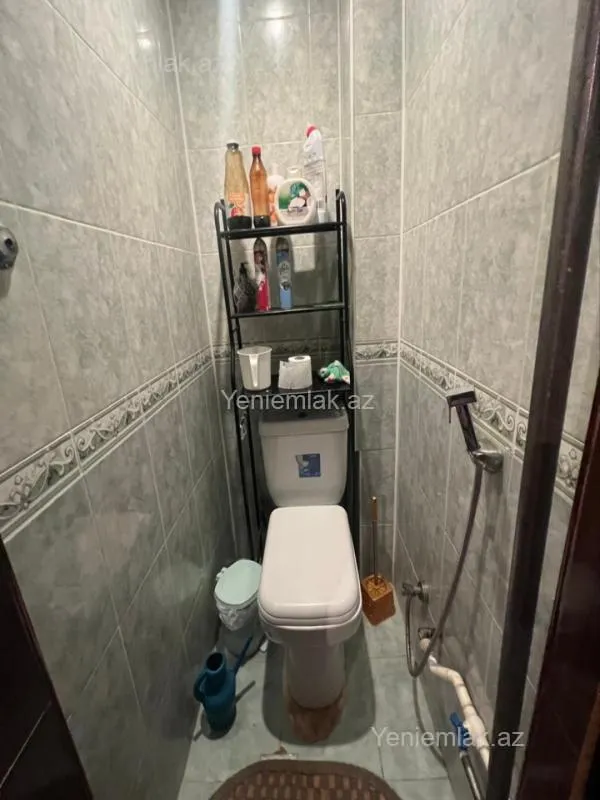 Satılır 4 otaqlı köhnə tikili 82 m²