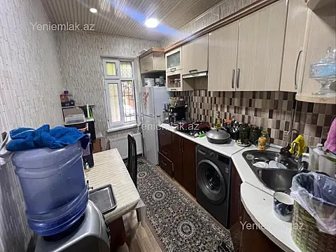Satılır 4 otaqlı köhnə tikili 82 m²