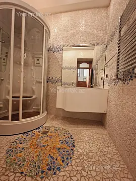 Satılır 8 otaqlı həyət evi 500 m²