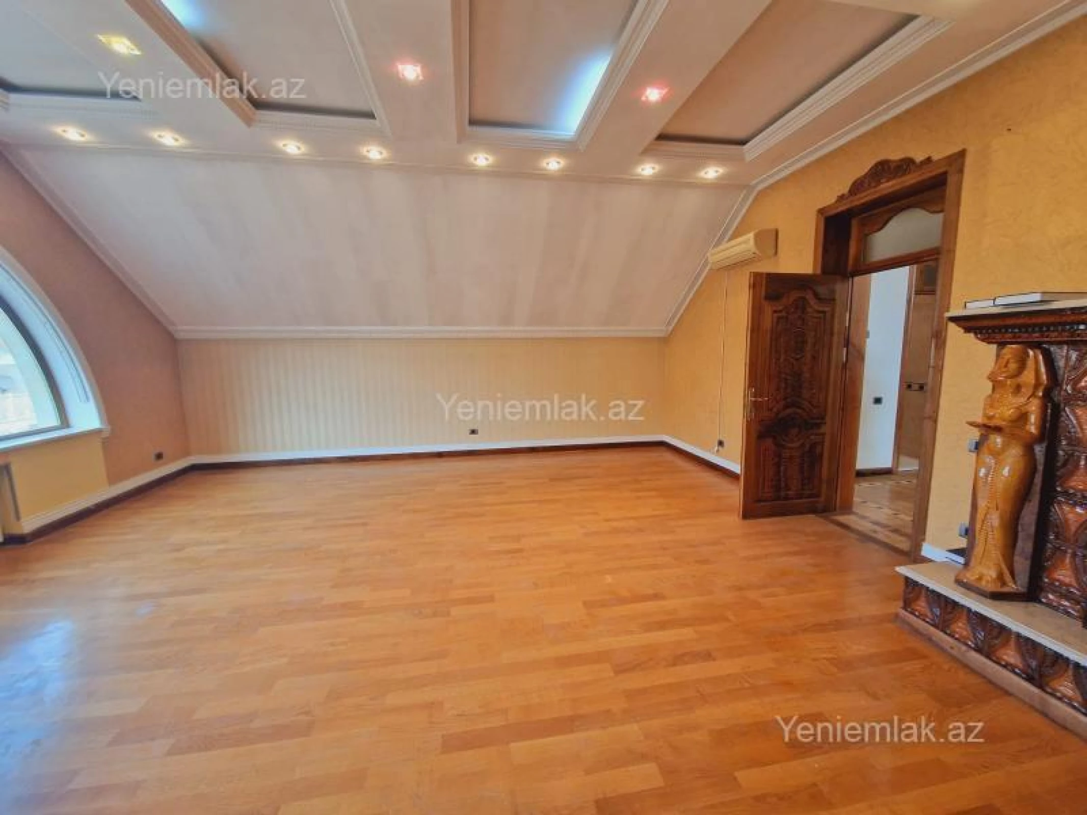 Satılır 8 otaqlı həyət evi 500 m²