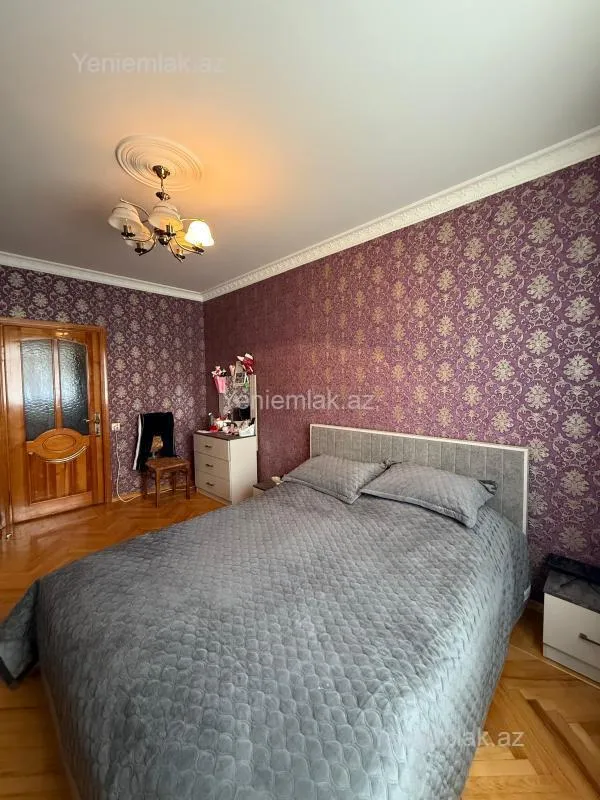 Satılır 3 otaqlı köhnə tikili 75 m²