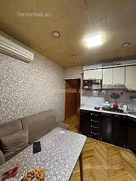 Satılır 3 otaqlı köhnə tikili 75 m²