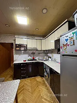 Satılır 3 otaqlı köhnə tikili 75 m²