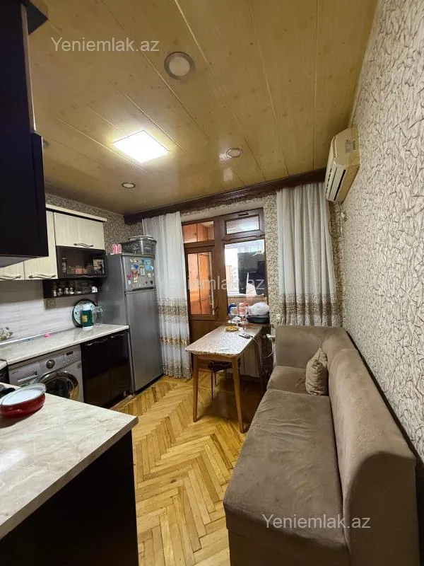 Satılır 3 otaqlı köhnə tikili 75 m²