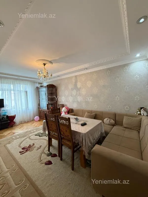 Satılır 3 otaqlı köhnə tikili 75 m²