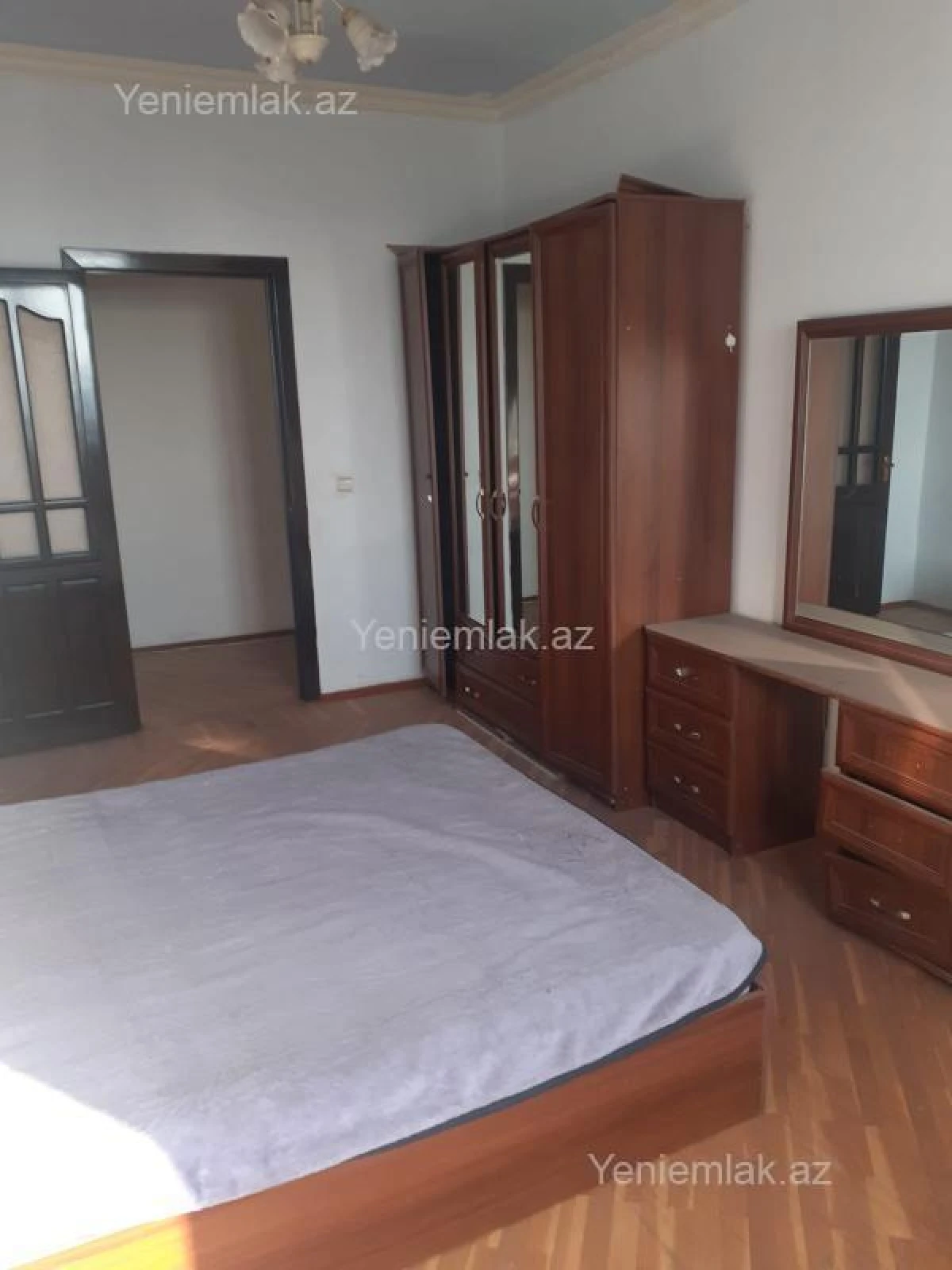 Satılır 2 otaqlı köhnə tikili 60 m²