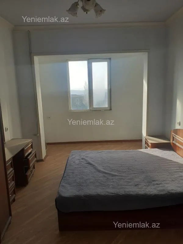 Satılır 2 otaqlı köhnə tikili 60 m²