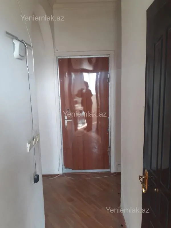 Satılır 2 otaqlı köhnə tikili 60 m²