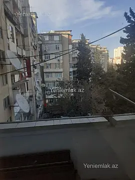 Satılır 2 otaqlı köhnə tikili 60 m²