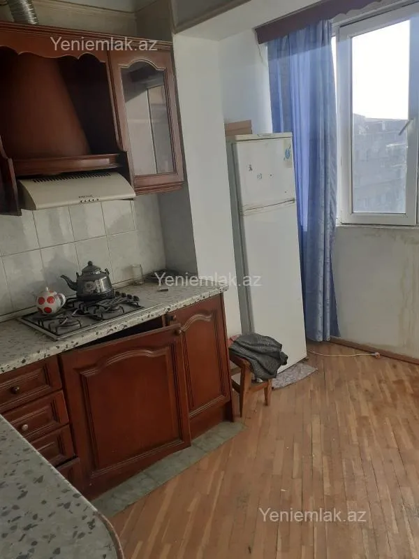 Satılır 2 otaqlı köhnə tikili 60 m²