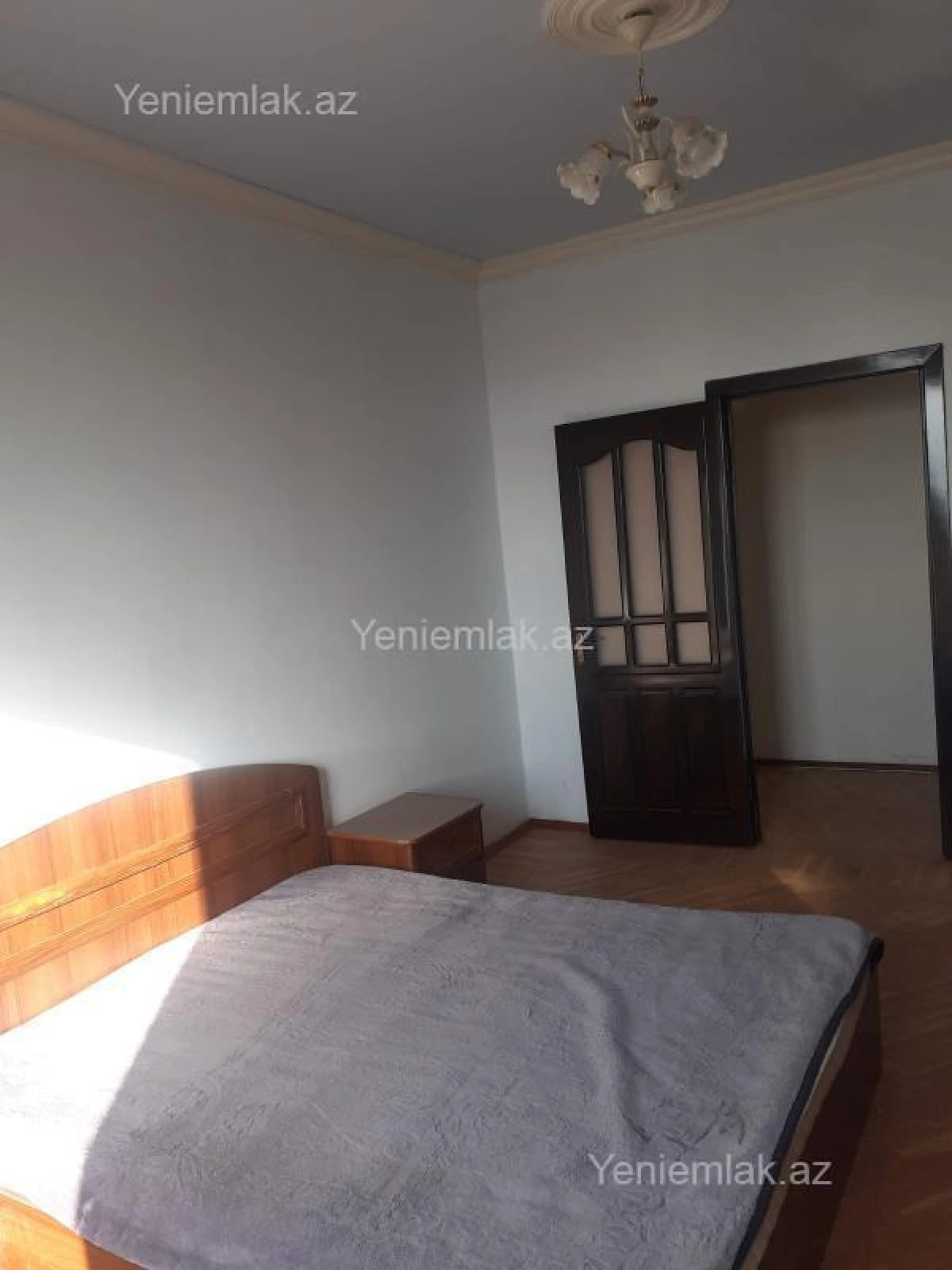 Satılır 2 otaqlı köhnə tikili 60 m²
