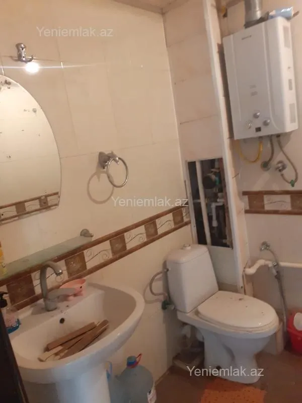 Satılır 2 otaqlı köhnə tikili 60 m²