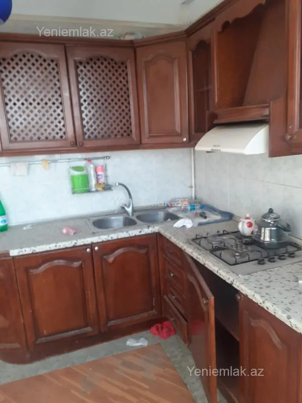 Satılır 2 otaqlı köhnə tikili 60 m²