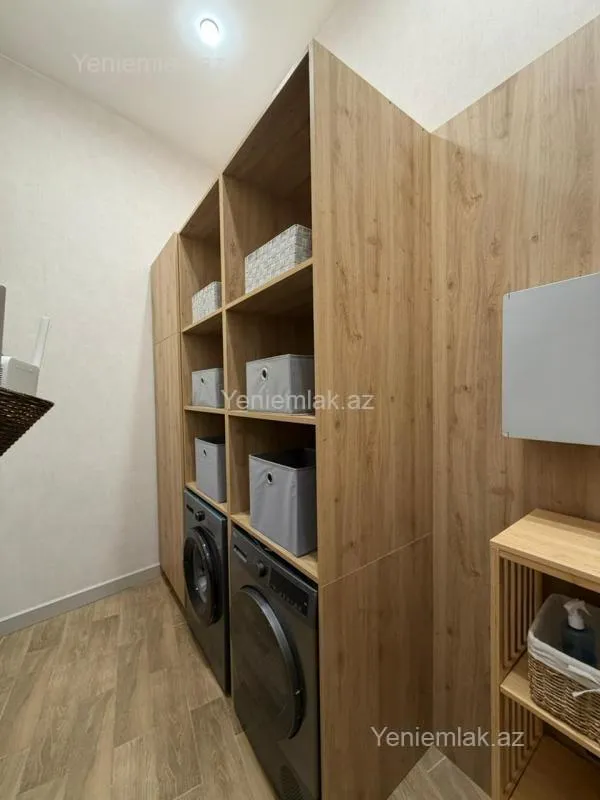 Satılır 4 otaqlı həyət evi 300 m²