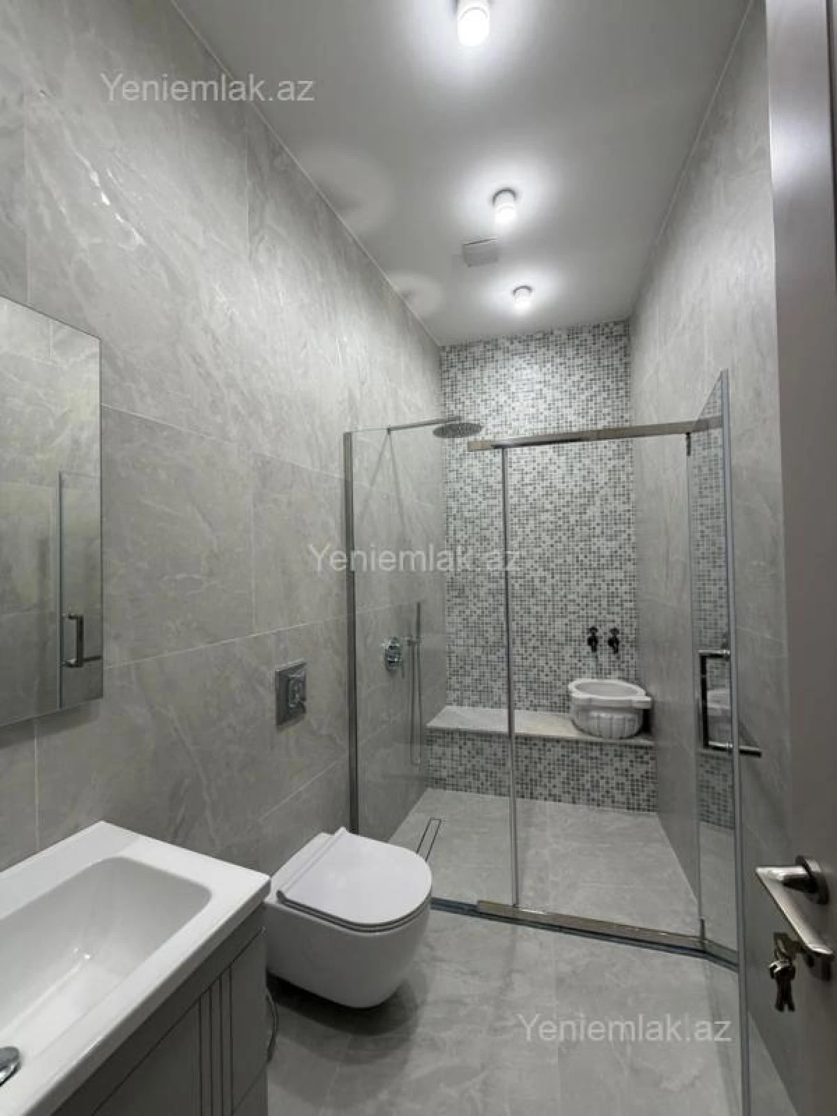 Satılır 4 otaqlı həyət evi 300 m²