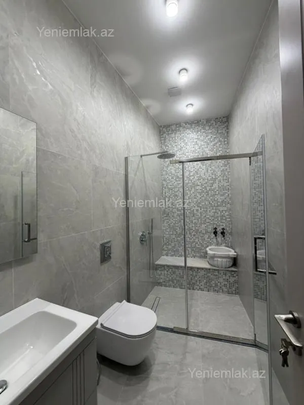 Satılır 4 otaqlı həyət evi 300 m²