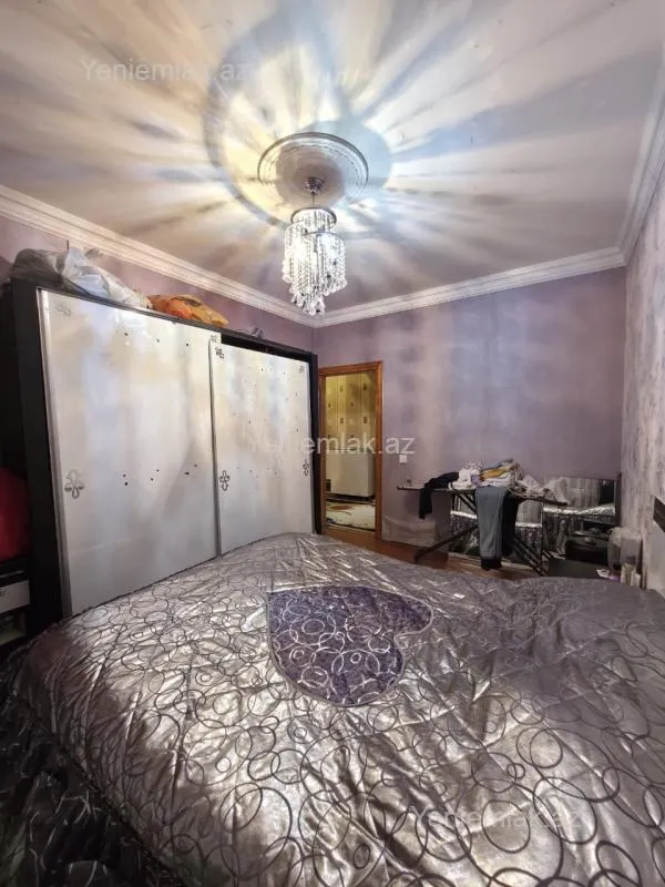 Satılır 6 otaqlı köhnə tikili 132 m²