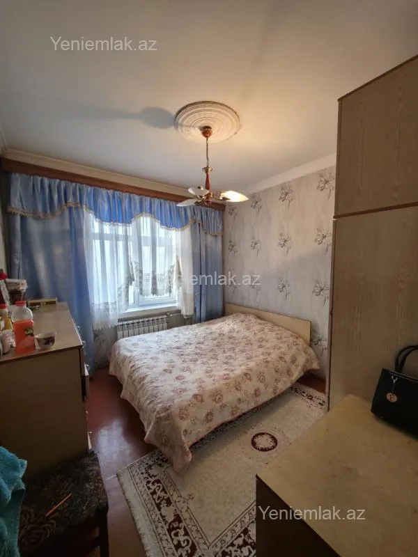 Satılır 6 otaqlı köhnə tikili 132 m²