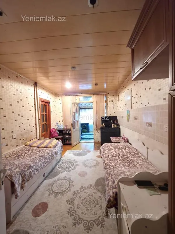 Satılır 6 otaqlı köhnə tikili 132 m²