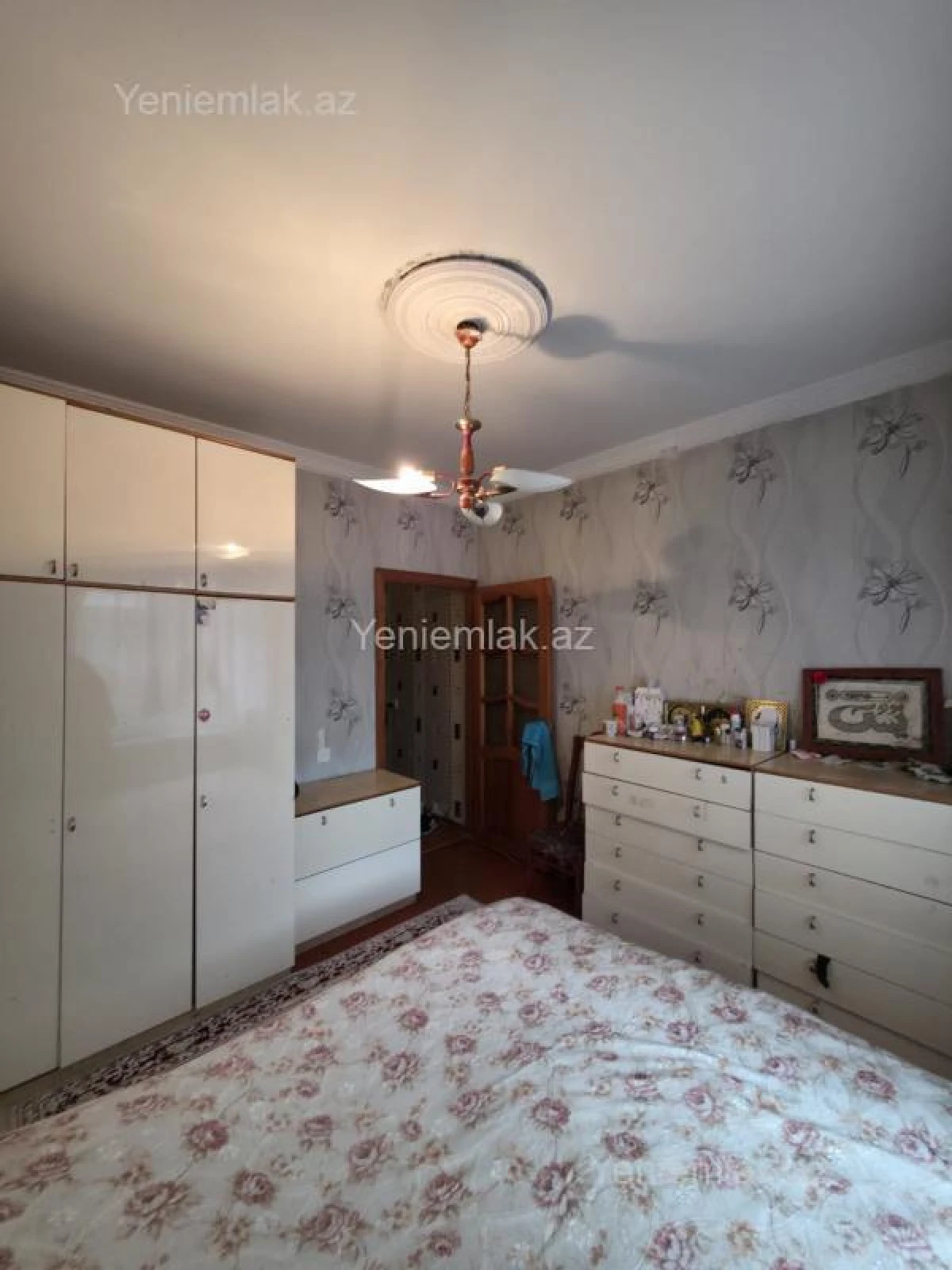 Satılır 6 otaqlı köhnə tikili 132 m²