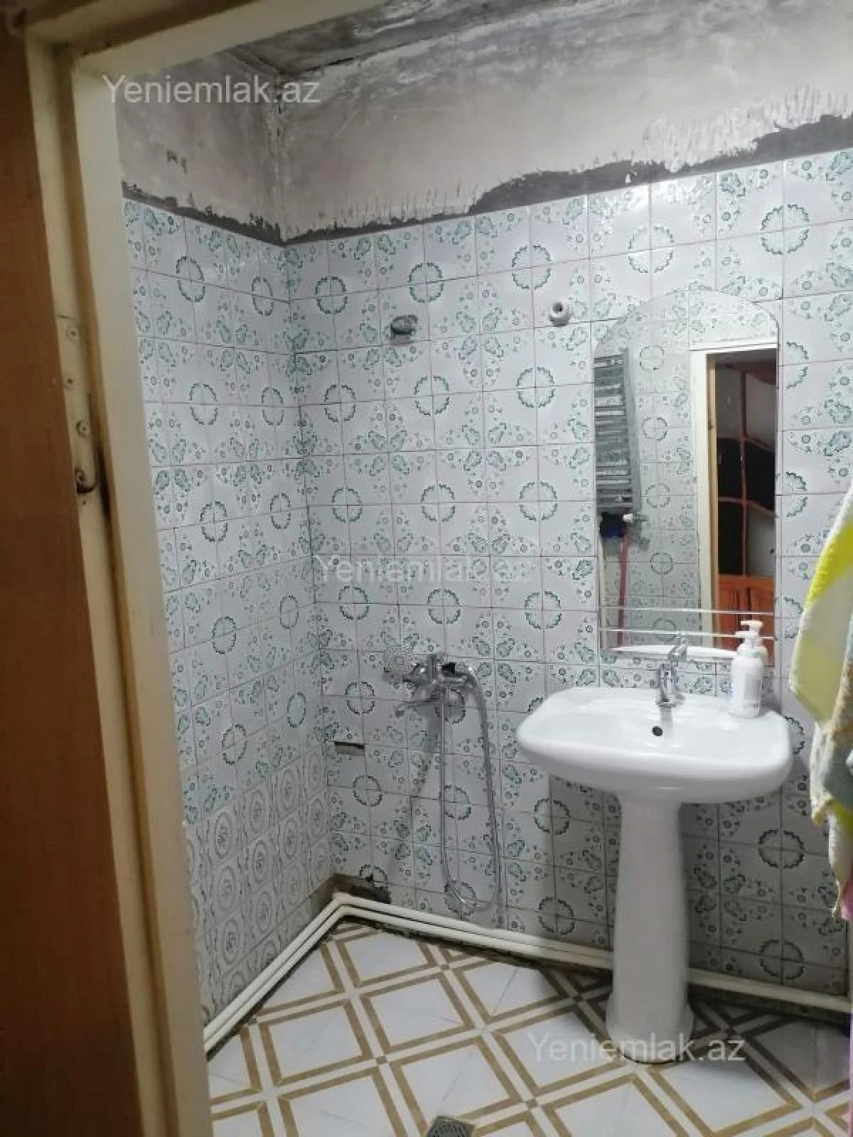 Satılır 3 otaqlı köhnə tikili 80 m²