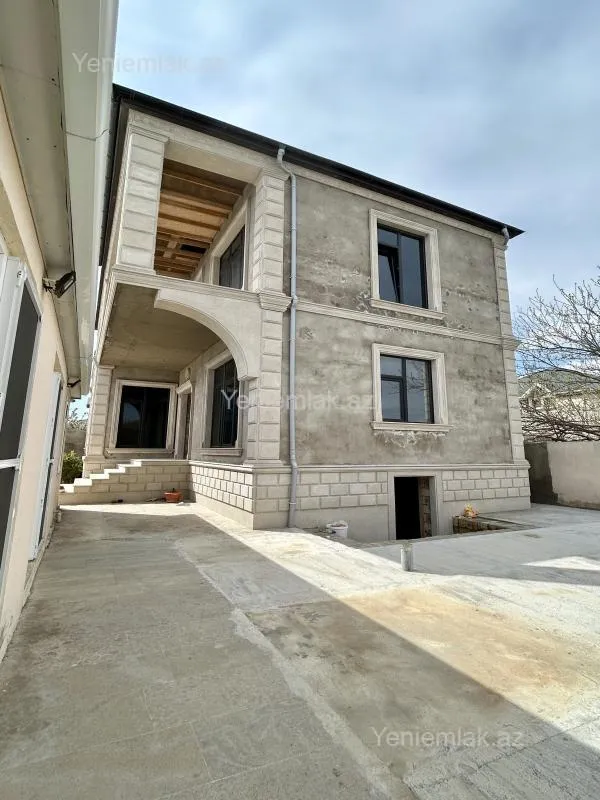 Satılır 5 otaqlı həyət evi 220 m²