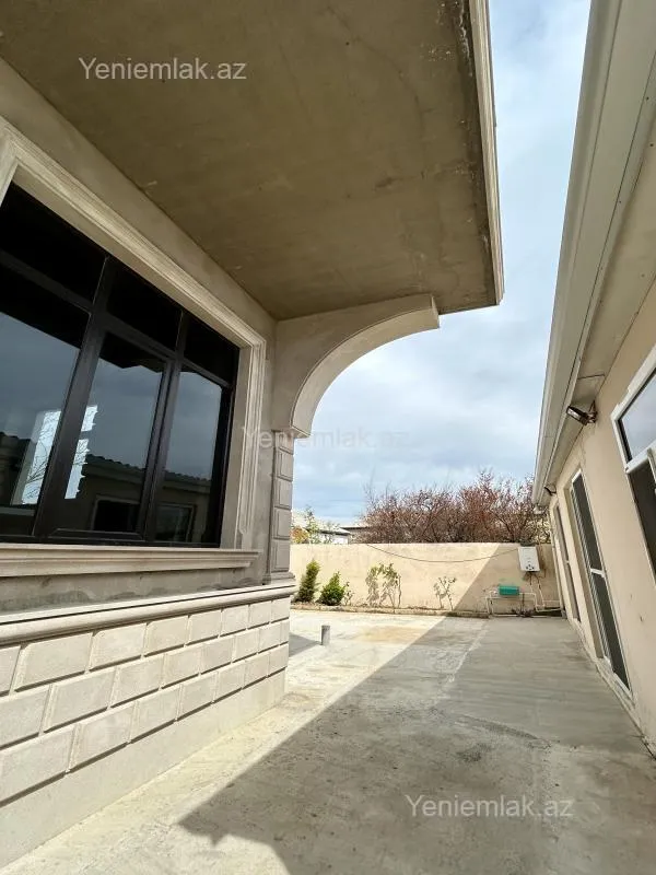 Satılır 5 otaqlı həyət evi 220 m²