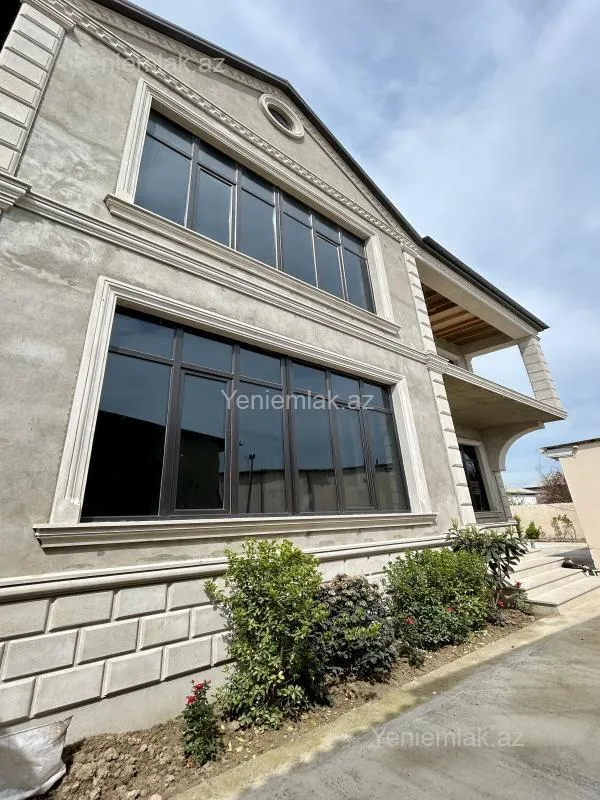 Satılır 5 otaqlı həyət evi 220 m²