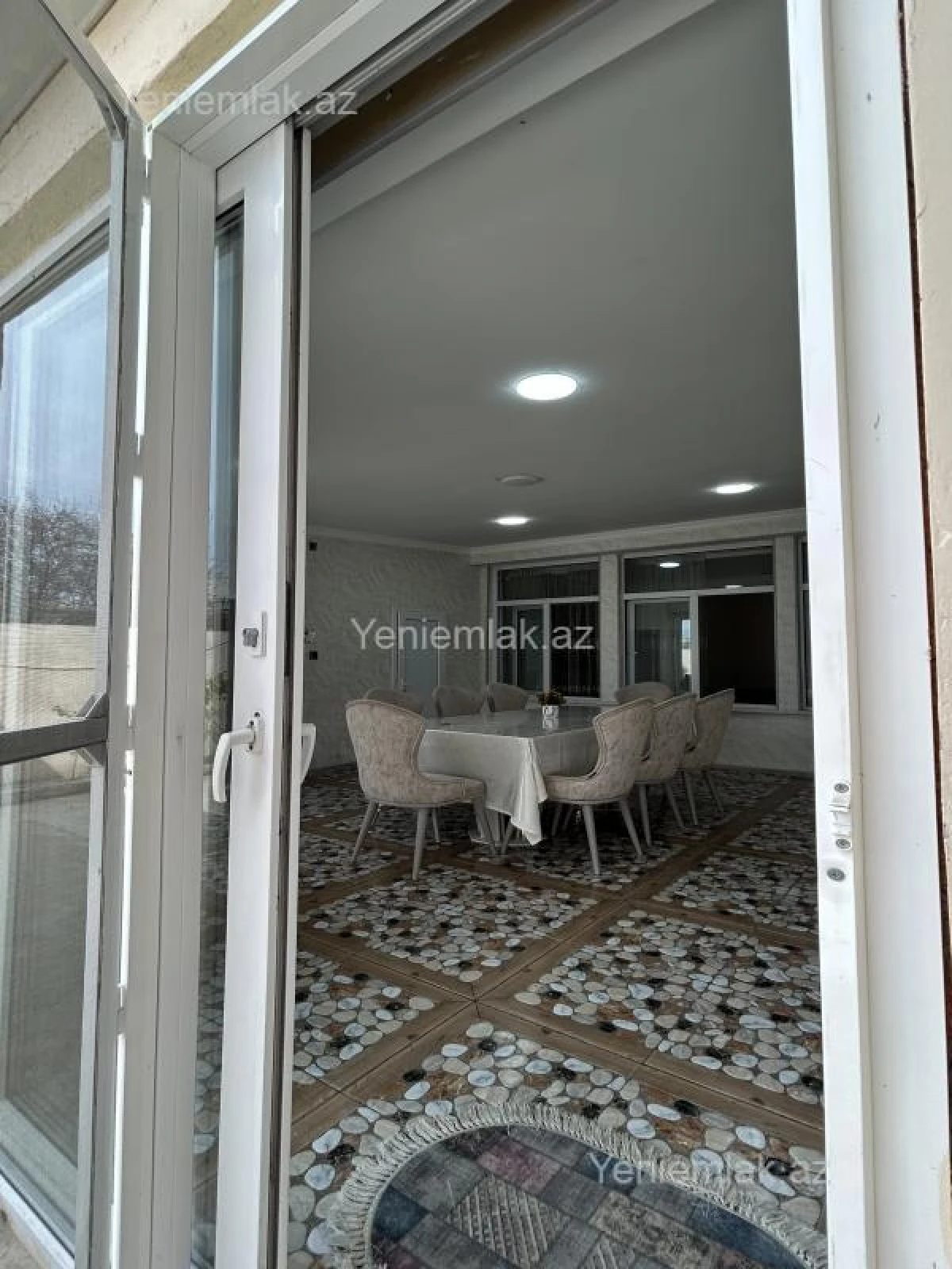 Satılır 5 otaqlı həyət evi 220 m²