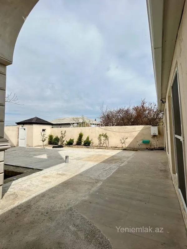 Satılır 5 otaqlı həyət evi 220 m²