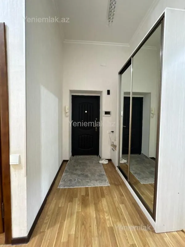 Satılır 3 otaqlı yeni tikili 75 m²