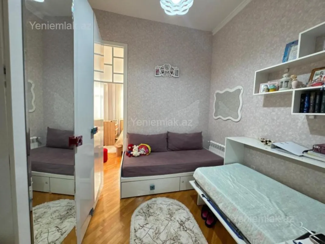 Satılır 3 otaqlı yeni tikili 75 m²