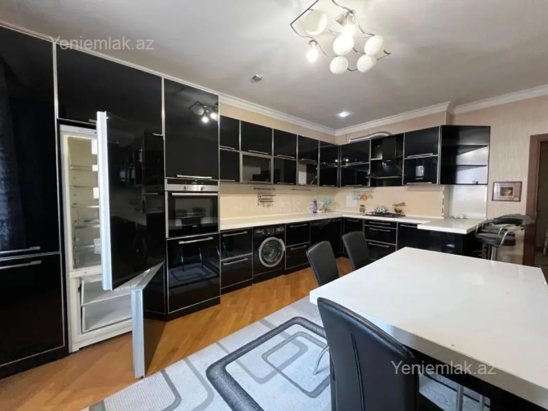 Satılır 4 otaqlı yeni tikili 171 m²