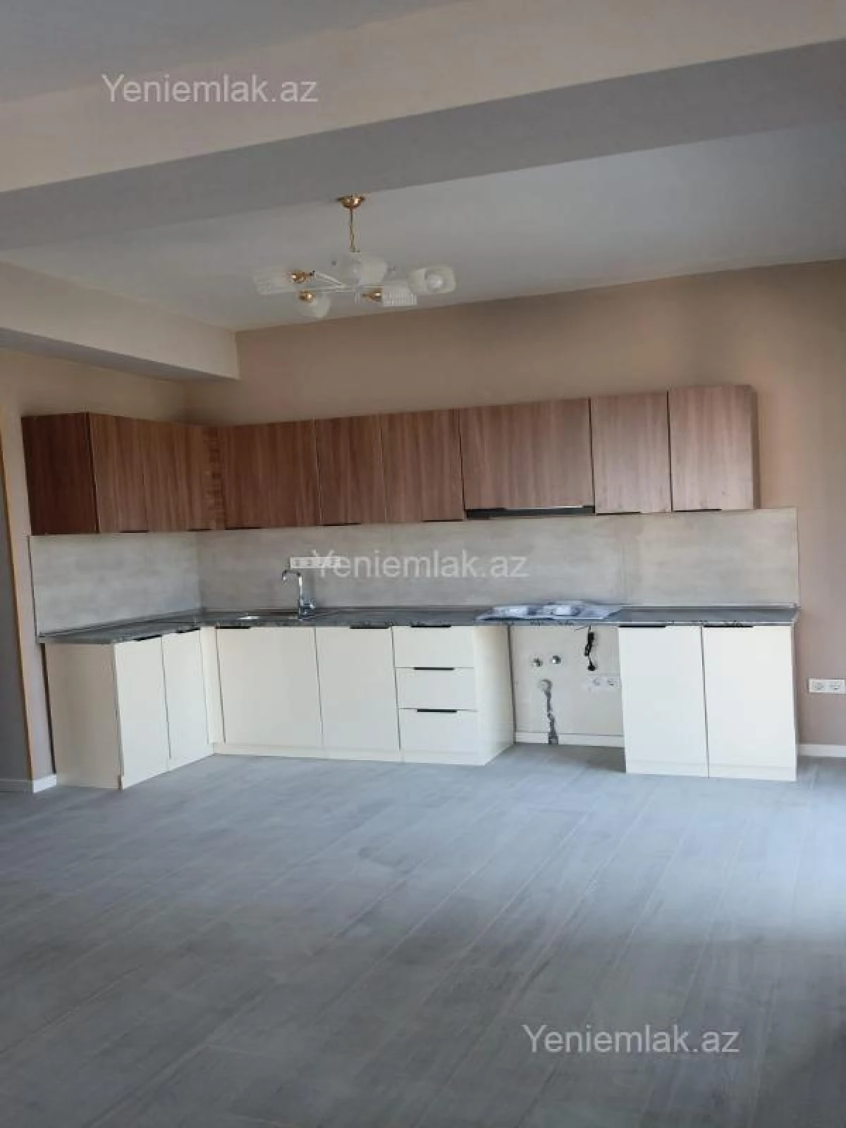 Satılır 3 otaqlı yeni tikili 80 m²