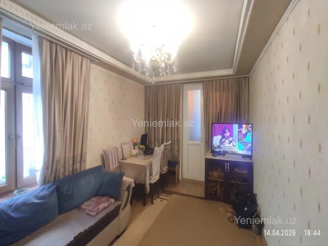 Satılır 1 otaqlı köhnə tikili 32 m²
