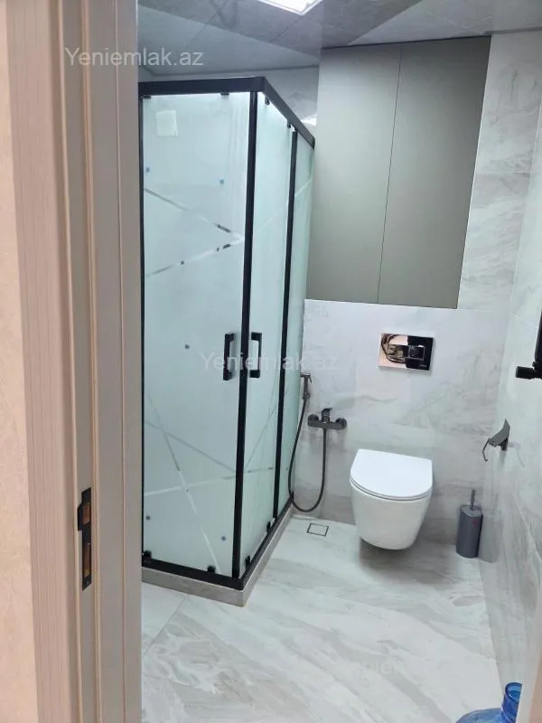 Satılır 3 otaqlı köhnə tikili 105 m²
