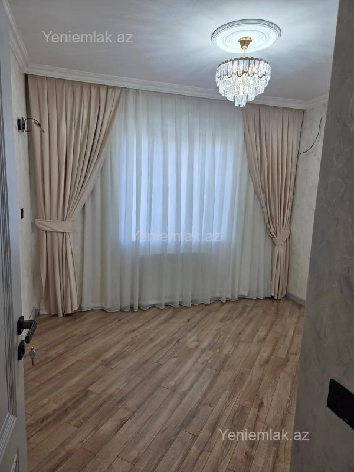 Satılır 3 otaqlı köhnə tikili 105 m²