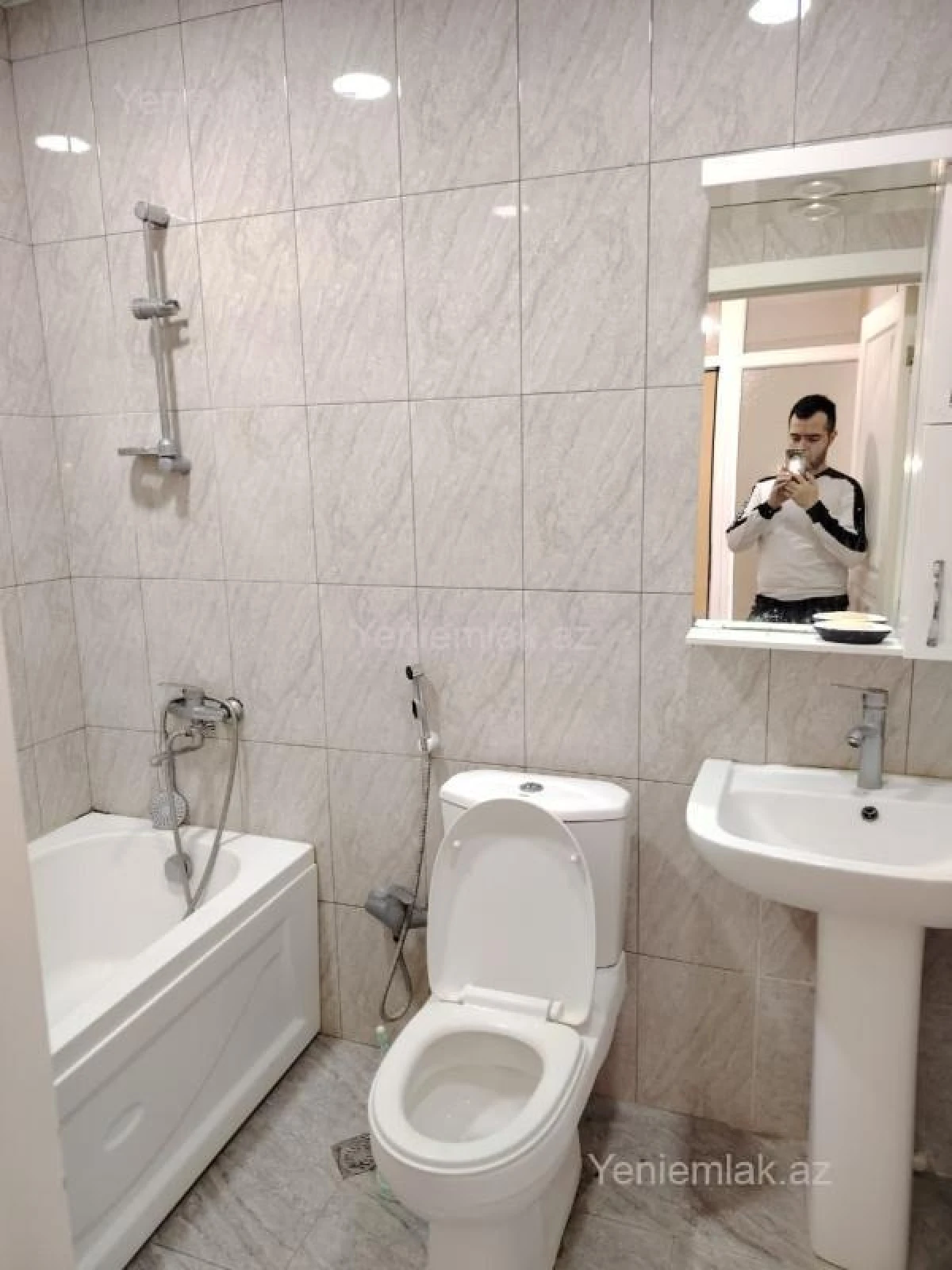 Satılır 1 otaqlı yeni tikili 38.5 m²