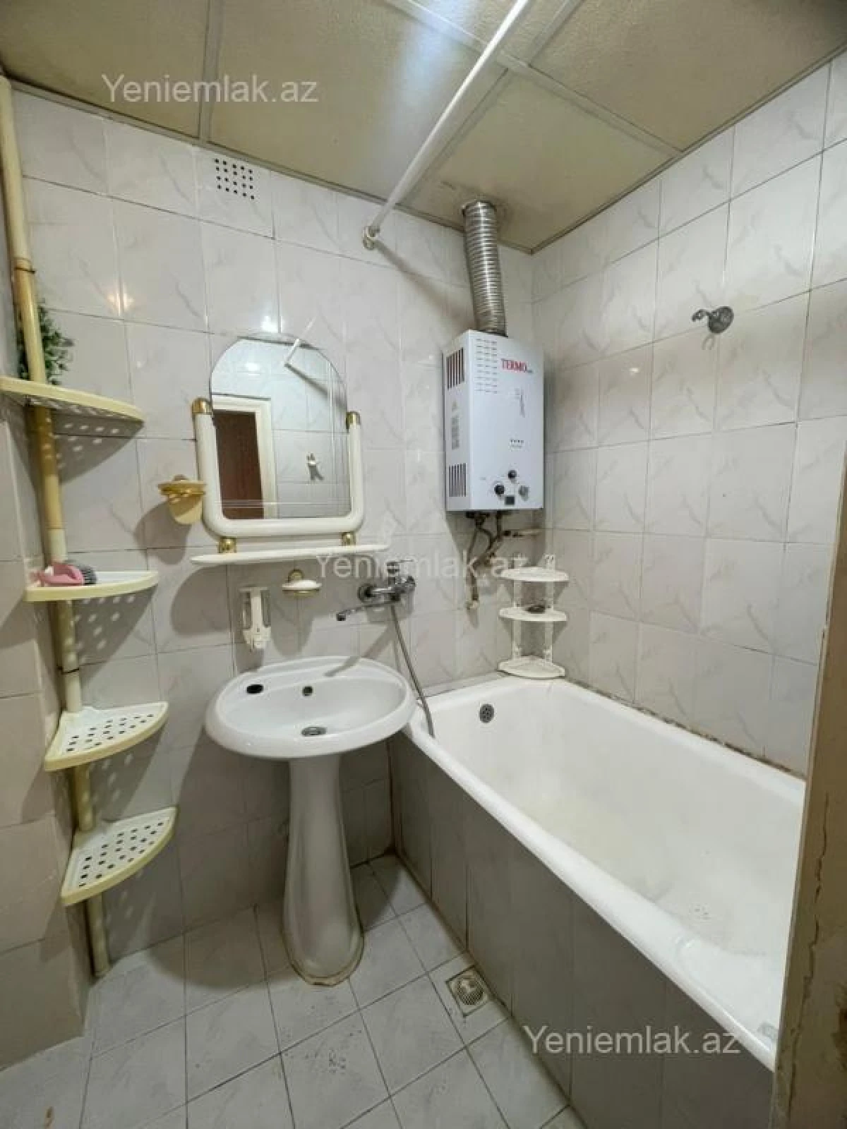 Satılır 2 otaqlı köhnə tikili 50 m²