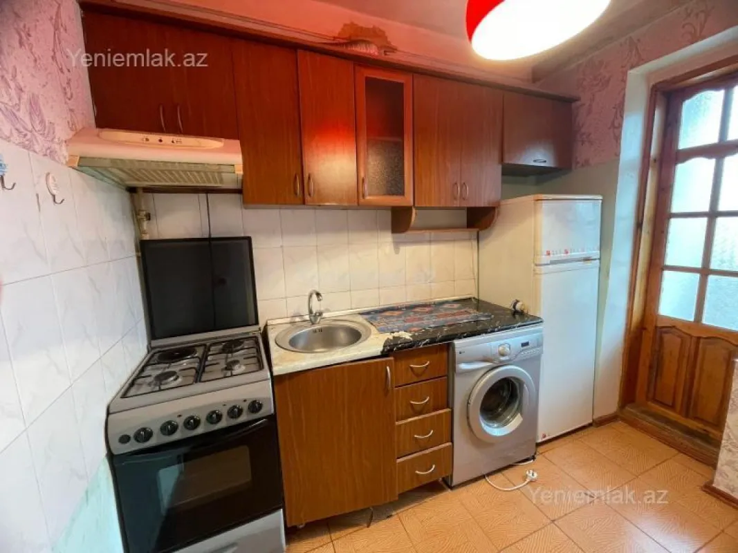Satılır 2 otaqlı köhnə tikili 50 m²