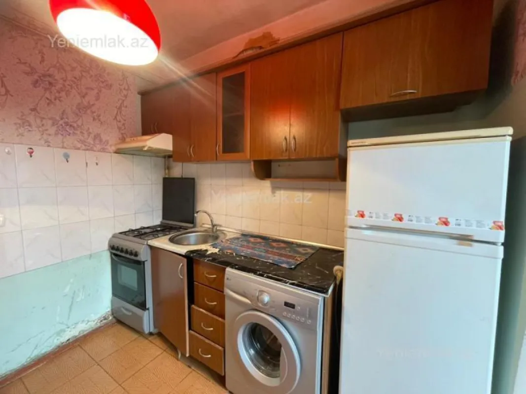 Satılır 2 otaqlı köhnə tikili 50 m²