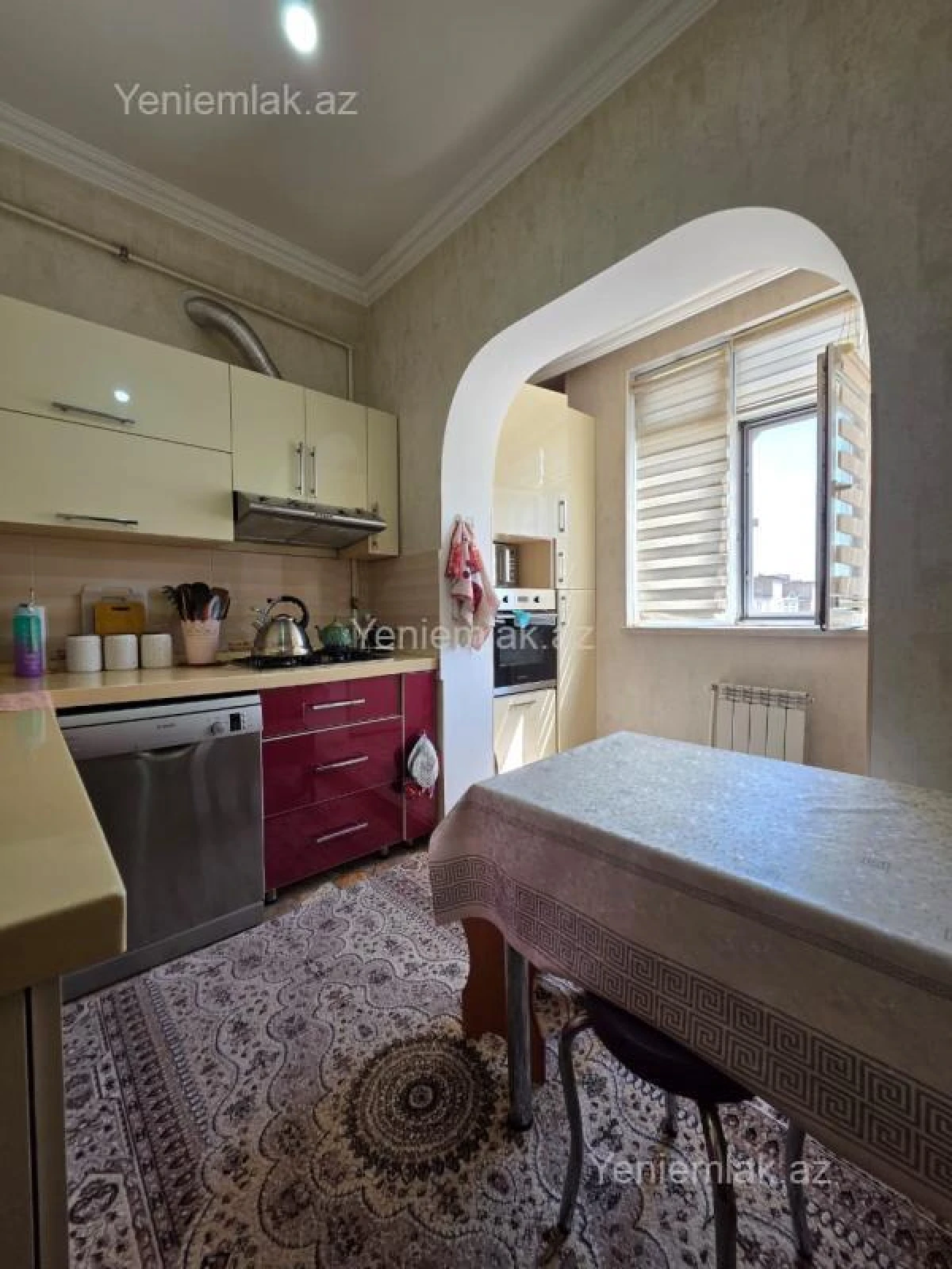 Satılır 4 otaqlı köhnə tikili 120 m²