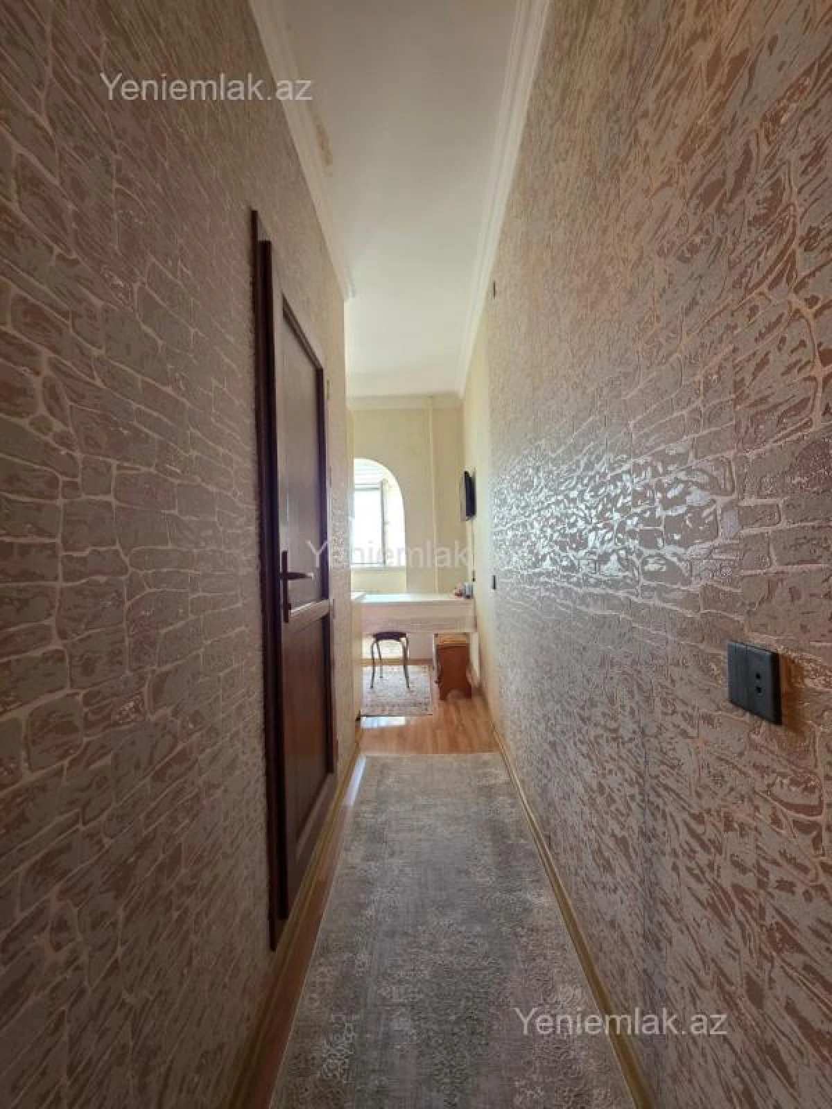 Satılır 4 otaqlı köhnə tikili 120 m²